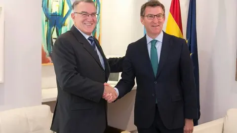 SAN CAETANO

12,00 h.-   O presidente da Xunta, Alberto N&uacute;&ntilde;ez Feij&oacute;o, manter&aacute; unha reuni&oacute;n co presidente da Federaci&oacute;n Galega de Municipios e Provincias (Fegamp), Alfredo Garc&iacute;a. No seu despacho de San Caetano
foto xo&aacute;n crespo
09/01/17