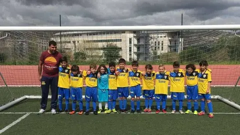 portada. Iris en el equipo prebenjamin en el año 2017