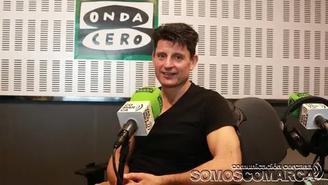 Nicolás Karate en el estudio de Onda Cero Valdeorras