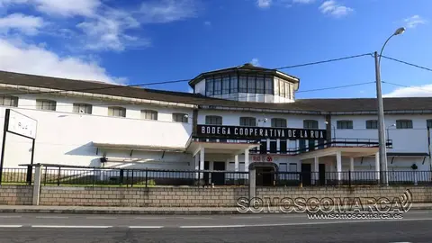 Entrada edificio de  Cooperativa da Rúa