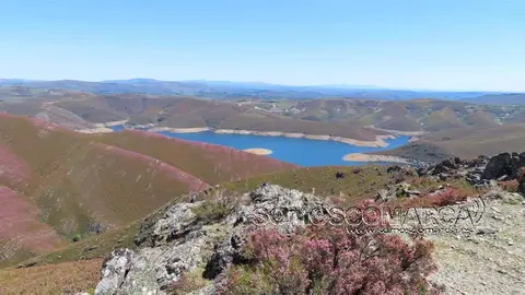 Embalse de As Portas desde la Ruta da Ortiga