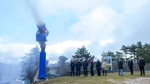 Reunión da Xunta Xeral de MEISA en Manzaneda. Asisiten Manuel Baltar (Presidente Deputación OurenseI, Román Rodríguez (Conselleiro de Cultura), Nava Castro, Monica Legaspi (Interventora Deputación OurenseI), Ánxeles Cantón, Patricia Domínguez (Alcaldesa de Trives), Amable Fernández (Alcalde de Manzaneda), entre outros.