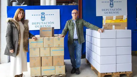 Entrega de material sanitario por parte da Deputación Ourense a Xunta de Galicai, para colaborar coa pandemia do colonavirus. Asisten Manuel Baltar (Presidente Deputación Ourense), Marisol Díaz Moiuteira (Delegada da Xunta en Ourense) e Jose Firvida (Responsable do control de material pola Deputación Ourense).