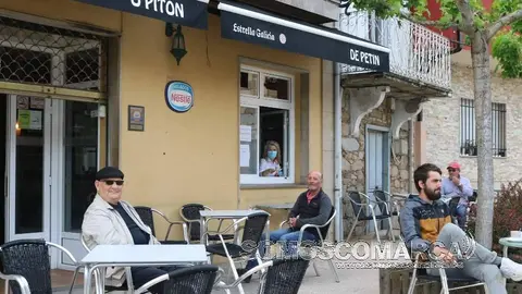 Terraza do Bar O Pitón de Petín