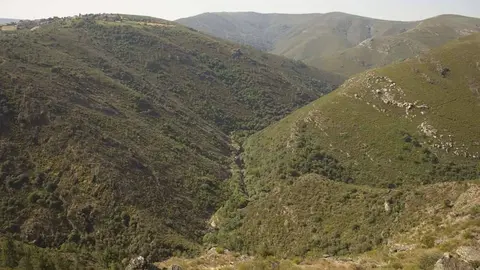 Tranbasaguas en Larouco, donde se une el Xares y el Bibei