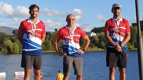Miguel Fernández Castañón, Jesús Rodríguez  león y Julián Becerra vencedores en el Miño de Tui 2020