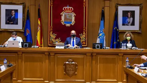 Pleno ordinario da Deputación Ourense correspondente ó mes de setembro de 2020. Asisiten Manuel Baltar (Presidente Deputación); Rosendo Fernández (VicePresidente 1º); Armando Ojea Bouzo (VicePresidente 2º); Placido Álvarez Dobaño (VicePresidente 3º);
Jorge Pumar (Deputado PPOU); Luz Doporto Real (Deputado PPOU); Álvaro José Fernández López (Deputado PPOU); Consuelo Vispo Seara (Deputado PPOU);
Patricia Torres Madureira (Deputado PPOU); Cesar Fernández Gil (Deputado PPOU); Pablo Pérez Pérez (Deputado PPOU); Ana María Villarino Pardo (Deputado PPOU); Miguel Antonio Cid Álvarez (Deputado PPOU); Rafael Rodríguez Villarino (Deputado PSOE); José Ignacio Gómez Pérez (Deputado PSOE); Elvira Lama Fernández (Deputado PSOE); Diego Fernández Nogueira (Deputado PSOE); Susana Rodríguez Estévez (Deputado PSOE); Rosario Rodríguez Delgado (Deputado PSOE); Margarita Pérez Fernández (Deputado PSOE); Álvaro Vila Araujo (Deputado PSOE); Aurentino Alonso Araujo (Deputado PSOE); Montserrat Lama Novoa (Deputado CS); Jose Miguel Caride Domínguez (Deputado DO); Bernardo Varela López (Deputado BNG), Mónica Legaspi (Interventora Deputación Ourense) e Juan Marquina (Secretario Deputación Ourense).