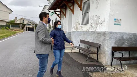 Visita de Gabriel Alén a Larouco acompañado por Patricia Lamela