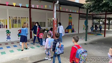 somoscomarca_vueltaalcole_manuelrespino_julioguarriaran_condesadefenosa_divinapastora_niños_cole_2021-09-09 (26)