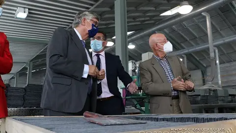somoscomarca_trigal_visita_presidente_empresarios_galicia_irosa_pizarra_2021_10_04 (13)