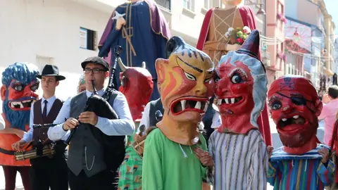 somoscomarca_obarco_ocristo_festa_calantornias_cabezudos_2021