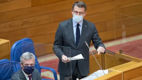 O presidente da Xunta, Alberto Núñez Feijóo, responde as preguntas dos grupos no Pleno da Cámara. Pazo do Hórreo, Santiago de Compostela, 10/12/{yr0}.