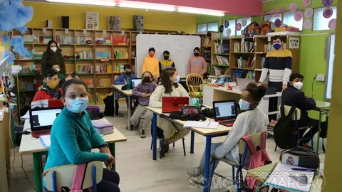 Somos Comarca en el colegio Virxe do Camiño de Rubiá haciendo Menuda Tropa (9)