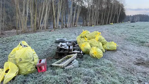 somoscomarca_arcos_plaza_obras_bañadoiro_basura_2022-01-25 (2)