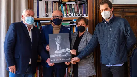 Reunión Manuel Baltar (Presidente da Deputación Ourense) para propoñer a José Quiroga Suñarez como "Fillo prediclecto da provincia de Ourense" acompañado de Raquel Bauitsta Carballo (Alcaldesa do concello de Petín), José Alvaro Fernández López (Alcalde do Concello de A Rua) e Miugel Bautista Carballo (Senador do PSdeGa-PSOE).