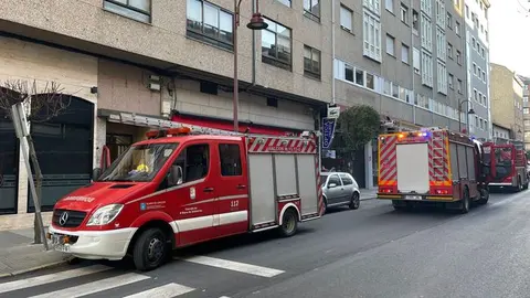 Incendio en una vivienda de la calle Conde de Fenosa de O Barco