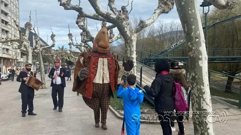 somoscomarca_foliondozampon_entroido_niños_malecon_obarco_2022-02-28 (2)