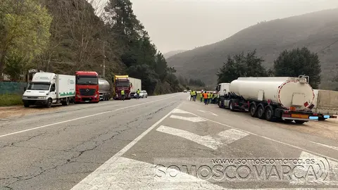 somoscomarca_camioneros_huelga_piquete_vilamartin_camion_2022-03-15