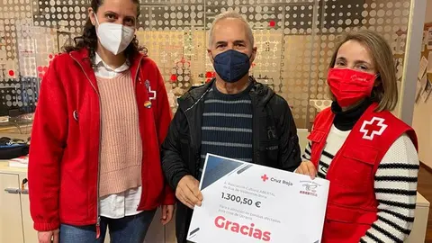 FOTO ENTREGA DONATIVO UCRANIA ASOCIACIÓN CULTURAL ABERTAL