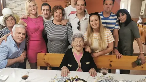 Cumpleaños de Inés Siso en Petín (2)