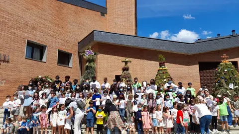 portada_somoscomarca_obarco_iglesia_santarita_maios_ampaaturuxo_juliogurriaran_niños_2022-05-02