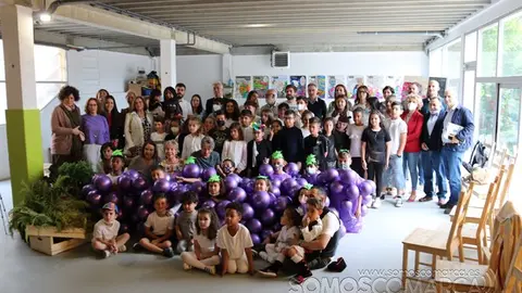 Valentín Garcia entrega o premio do concurso das Letras Galegas no colexio Virxe do Camiño de Rubiá (14)