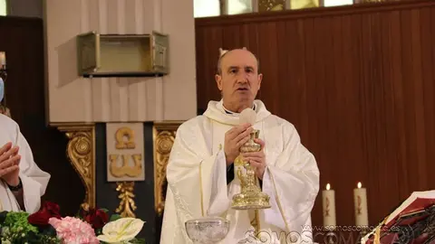 Misa de Santa Rita presidida por el obispo y bendición de las rosas (10)