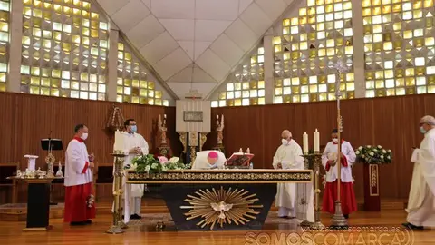 Misa de Santa Rita presidida por el obispo y bendición de las rosas (66)