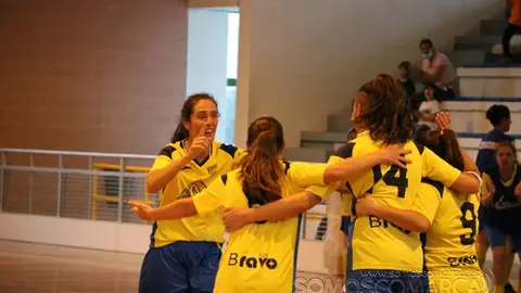 Encuejntro entre el Rua Valdeorras Futbol Sala y el Atlético Arnia 2-2 (20)