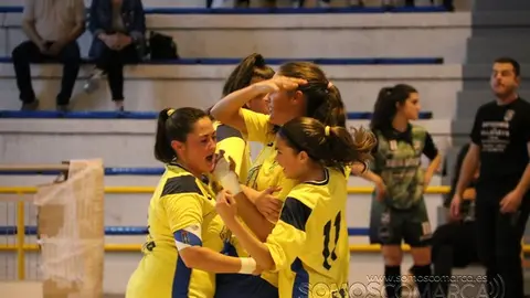 Encuejntro entre el Rua Valdeorras Futbol Sala y el Atlético Arnia 2-2 (45)