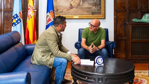 Reunión Manuel Baltar (Presidente da Deputación Ourense) con Juan Anta Rodríguez (Alcalde do Concello da Veiga).