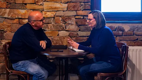 Reunión Manuel Baltar (Presedente da Deputación Ourense) con María del Carmen González Quintela (Alcaldesa de Carballeda de Vadeorras).