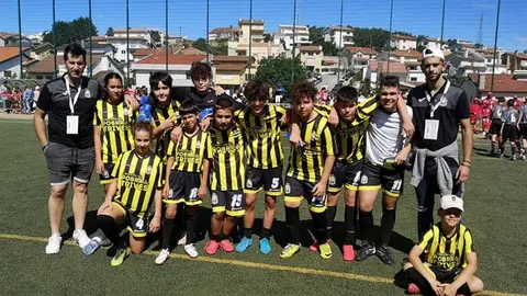 As escolas do Trives participan no torneo internacional Crescer Jogando de Braganza (5)