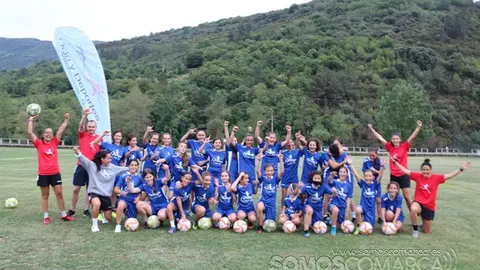 Campus de fútbol femenino en Vilamartín (4)