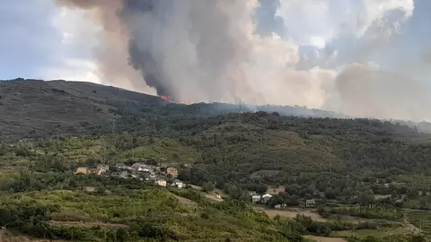 somoscomarca_fuego_incendio_obarco_coedo_2022-07-17 (3)