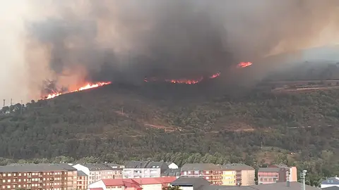 somoscomarca_fuego_incendio_Santigoso_carretera_2022-07-17 (4)