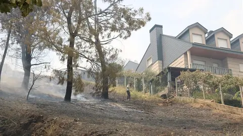 O incendio en Castro de Vilariño, Vilariño, Soulecín,  Viloira, Santigoso, Candís e medios de emerxencia (33)