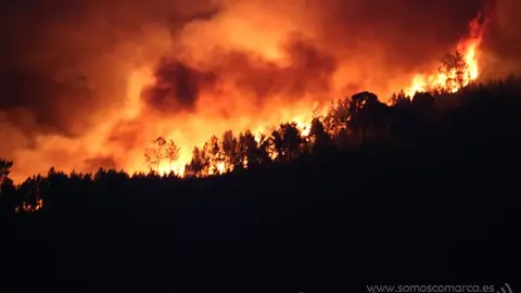 Sobradelo rodeada polo lume (9)