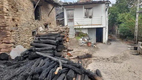 somoscomarca_fuego_robledoCarballeda_bascois_casasquemadas_2022-07-19 (32)