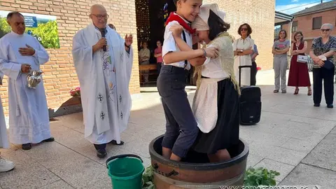 pisadoprimermosto_ilesiasantarita_vendimia_obarco (8)