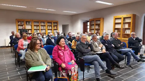 somoscomarca_reunion_Casagrandeviloira_incendios_ayudas_angelescazquez_2022-10-24 (3)