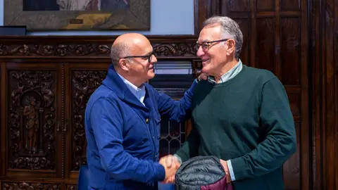 Reunión Manuel Baltar (Presidente da Deputación Ourense) con Alfredo García Rodríguez (Alcalde co concello do Barco).