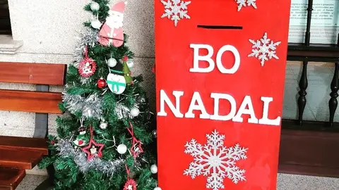 somoscomarca_arbolnavidad_vilamartin_buzon_2022-12-05