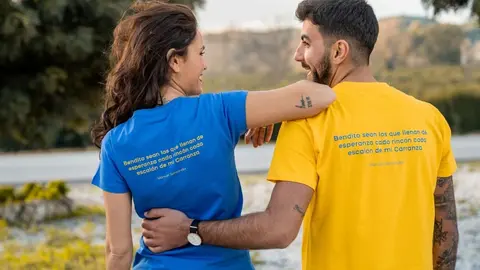  Razones por las que est&aacute; de moda la ropa con frases 