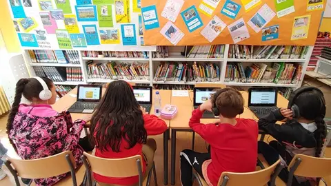 somoscomarca_diadasletrasgalegas_2023_colegios_2023827 (38)