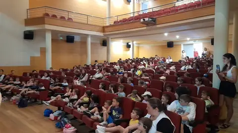 somoscomarca_teatrolauroolmo_niñosvagalume(2)_2023