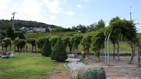 somoscomarca_vilariñodeconso_arearecreativacenza_pradoalbar_asportas_columpio_rutaplata_20232084 (2)