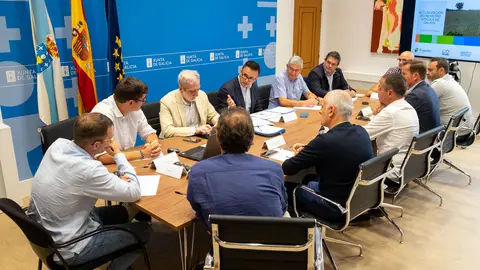 O conselleiro do Medio Rural, José González, reunirase con representantes das denominacións de orixe do Ribeiro, Rías Baixas, Ribeira Sacra, Valdeorras e Monterrei para compartir os primeiros datos da actualización do rexistro vitícola. 

foto xoán crespo
