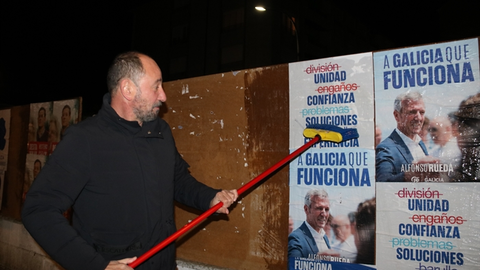 somoscomarca_240202_obarco_pegadacarteles_eleccionesautonomicas (17)