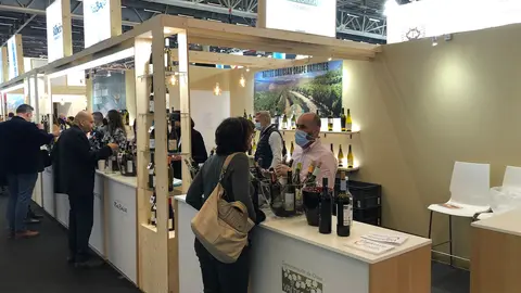10022024 Stand de Valdeorras con ACRUAGA en Vinexpo 2022